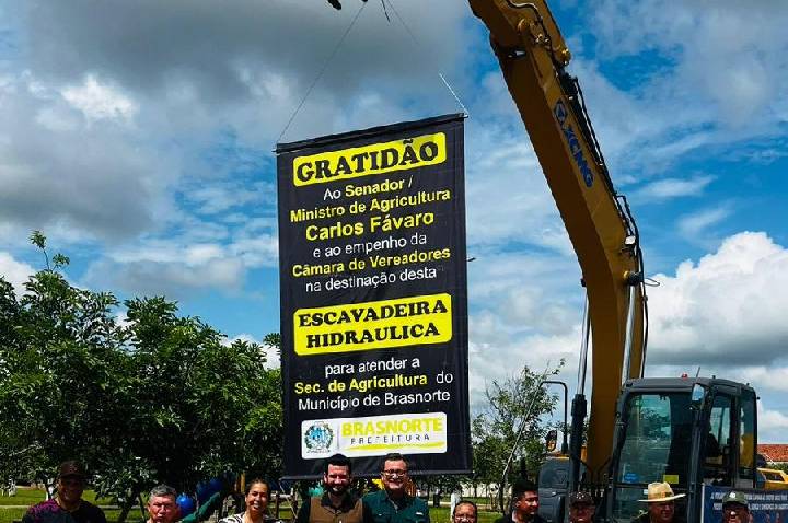 Brasnorte recebe Escavadeira Hidráulica para fortalecer a agricultura familiar