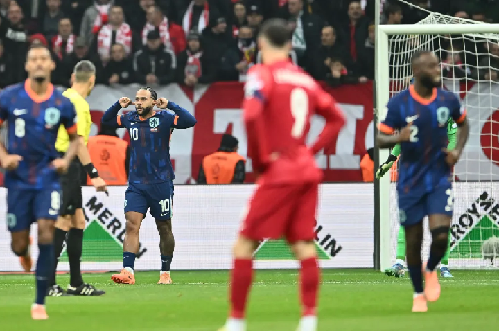 Memphis marca, mas Holanda só empata com Polônia e adia vaga na Copa