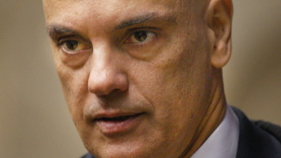 Moraes censura Instagram e bloqueia contas bancárias de Marcos do Val