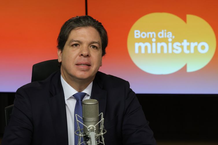 Governo diz que conectará 100% das escolas até fim de 2026