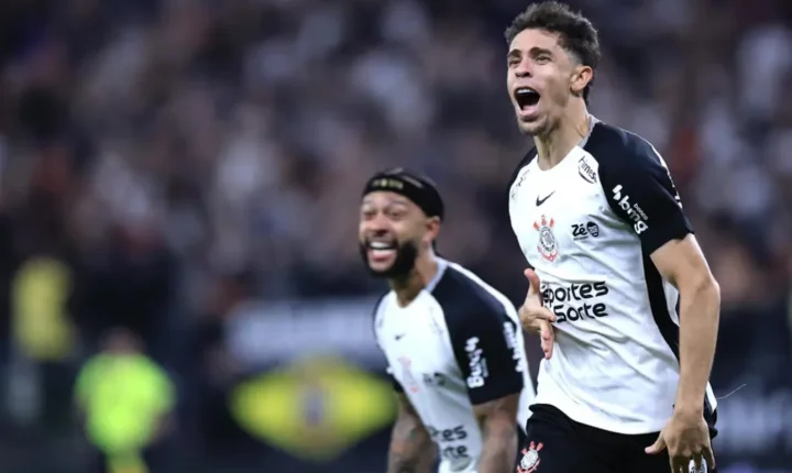Hugo Souza brilha, Corinthians vence o Bragantino e sobe na tabela do Brasileirão