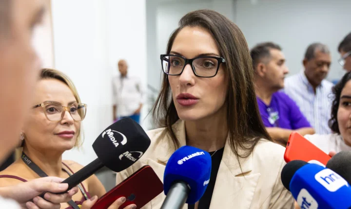 Janaína Riva nega conversa com Pivetta sobre vice e reafirma pré-candidatura ao Senado